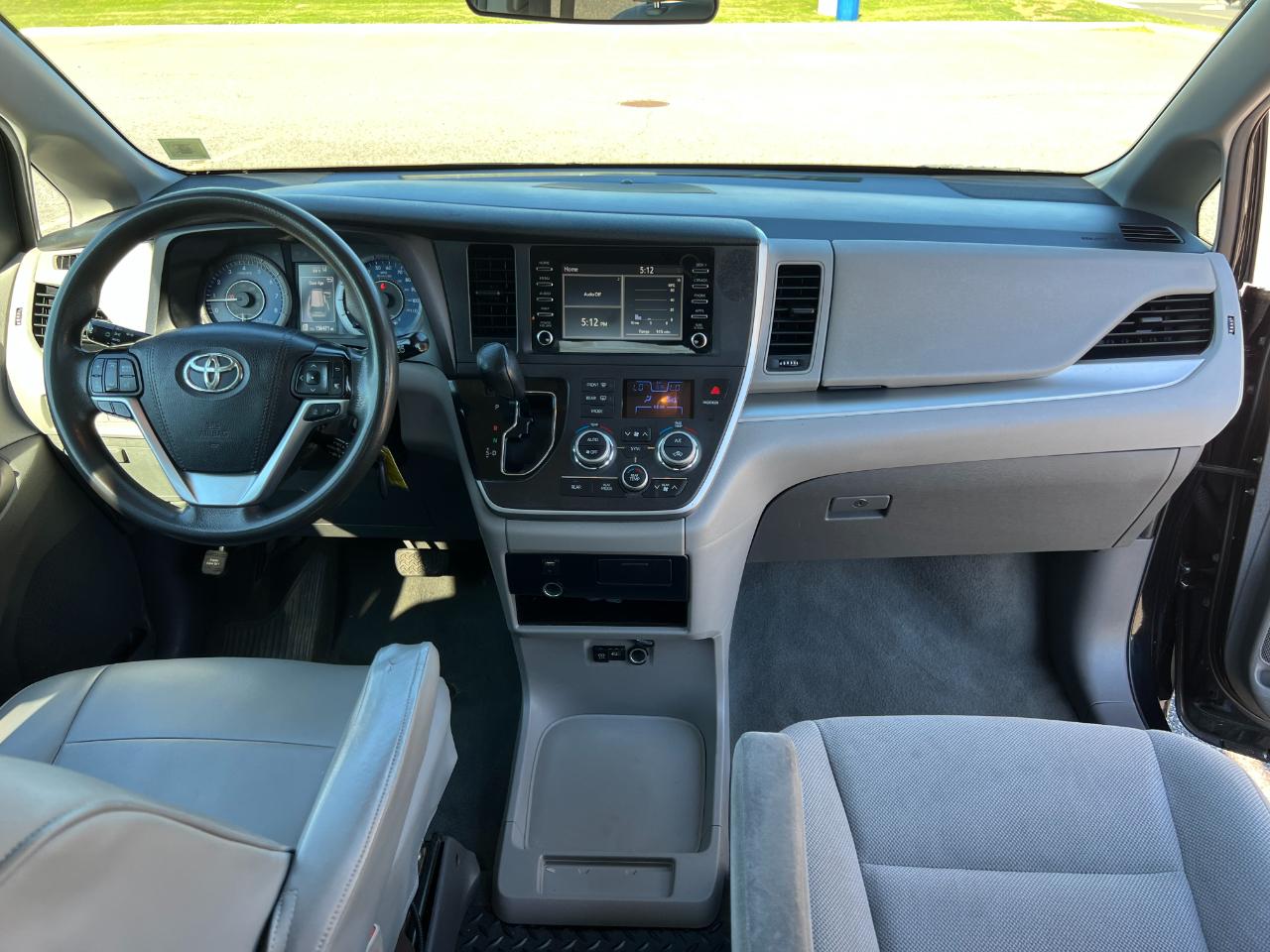 Toyota Sienna LE 7-Passenger Mobility 2020