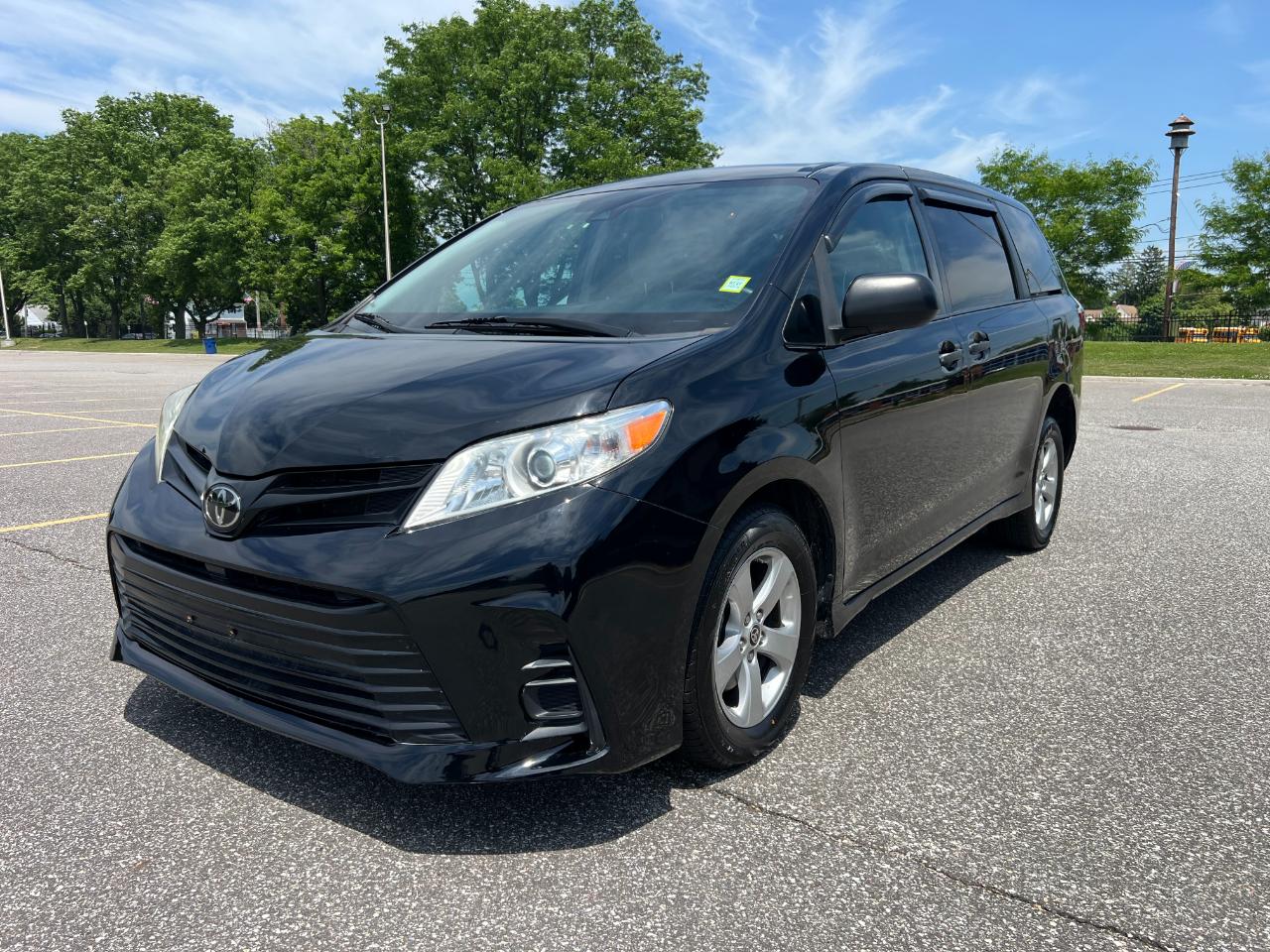 Toyota Sienna LE 7-Passenger Mobility 2020