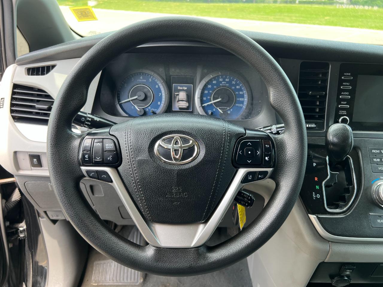 Toyota Sienna LE 7-Passenger Mobility 2020