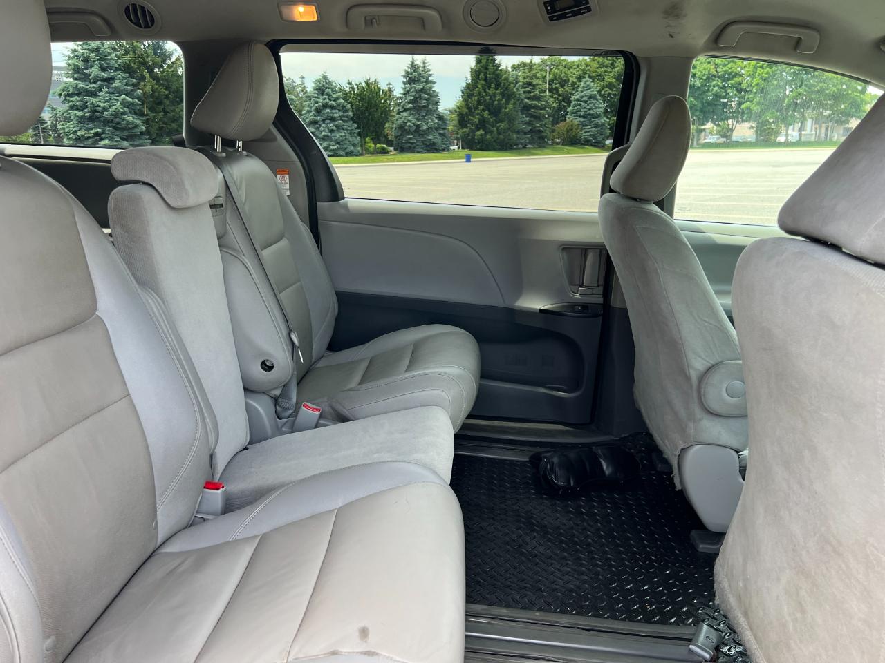 Toyota Sienna LE 7-Passenger Mobility 2020