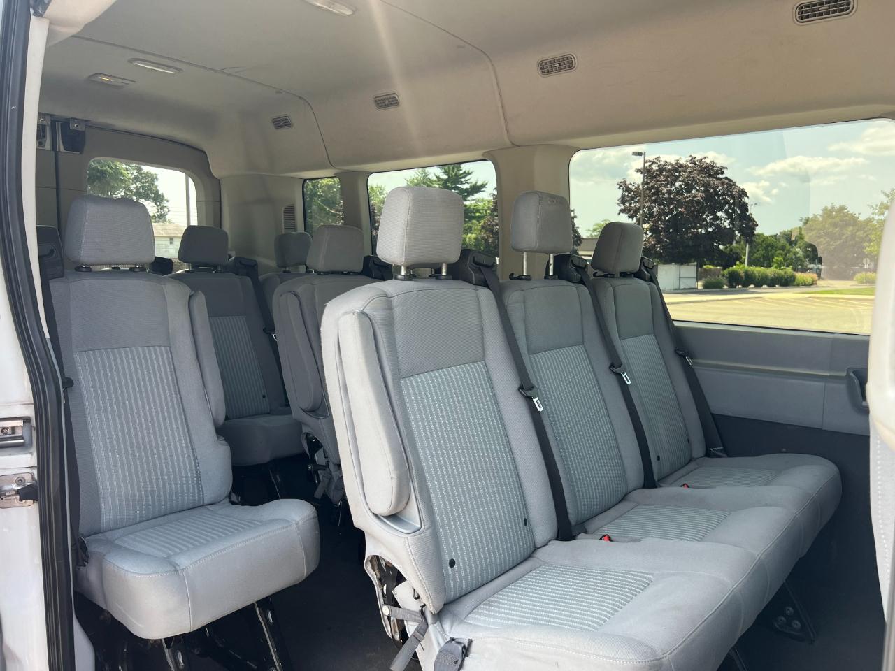 Ford Transit 350 Wagon Med. Roof XL w/Sliding Pass. 148-in. WB 2019