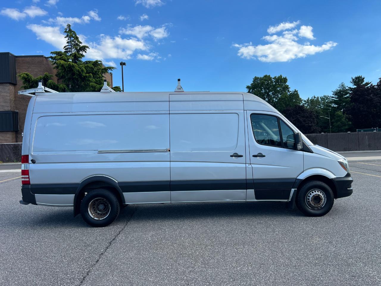 Mercedes-Benz Sprinter 3500 High Roof 170-in. WB 2015