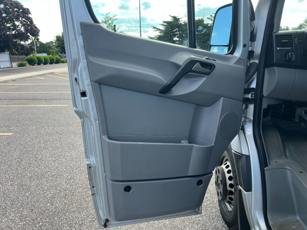 Mercedes-Benz Sprinter 3500 High Roof 170-in. WB 2015