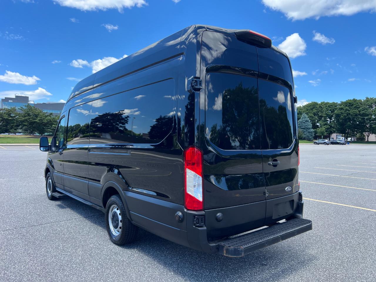 Ford Transit 250 Van High Roof w/Sliding Pass. 148-in. WB EL 2020