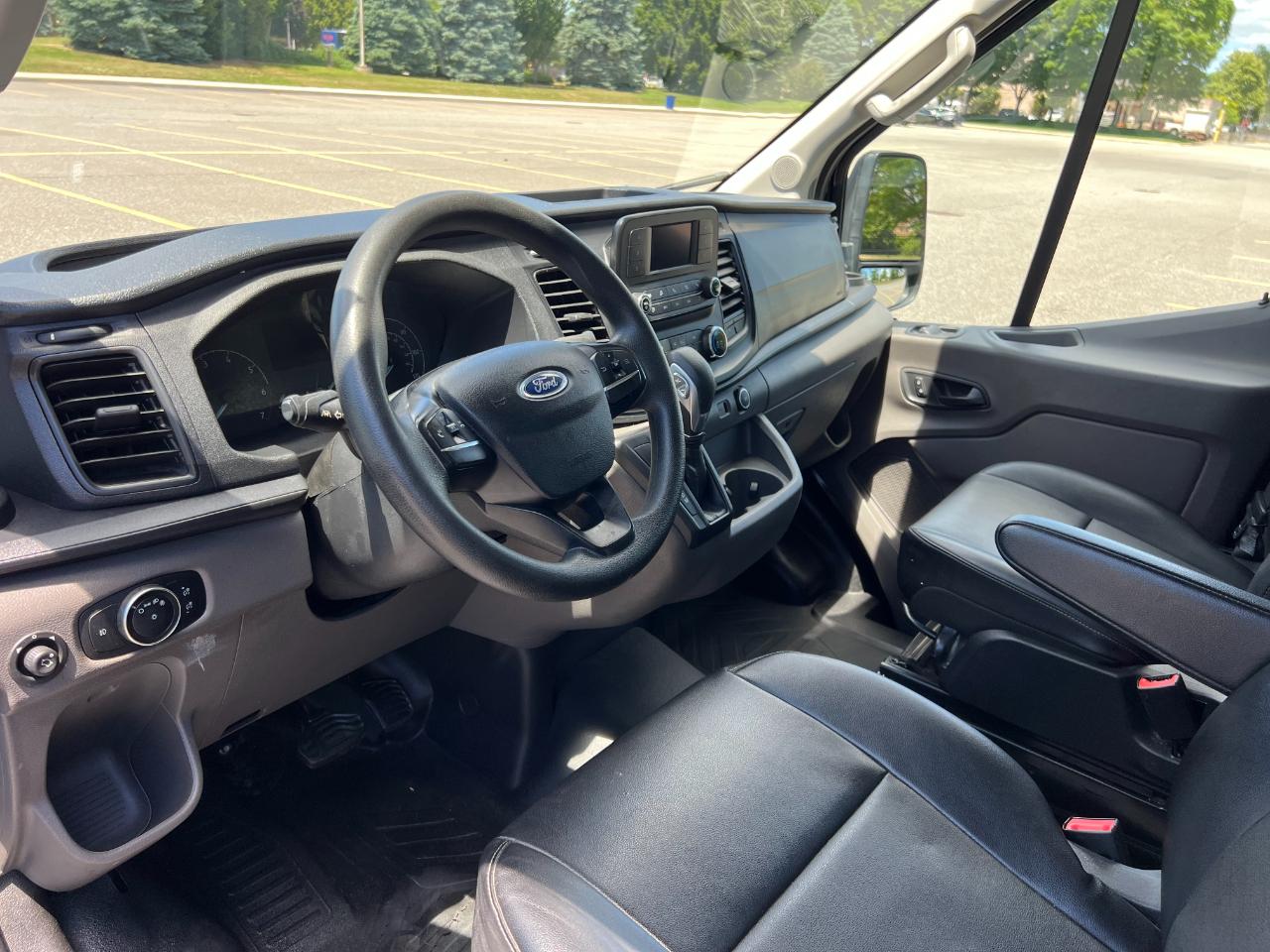 Ford Transit 250 Van High Roof w/Sliding Pass. 148-in. WB EL 2020