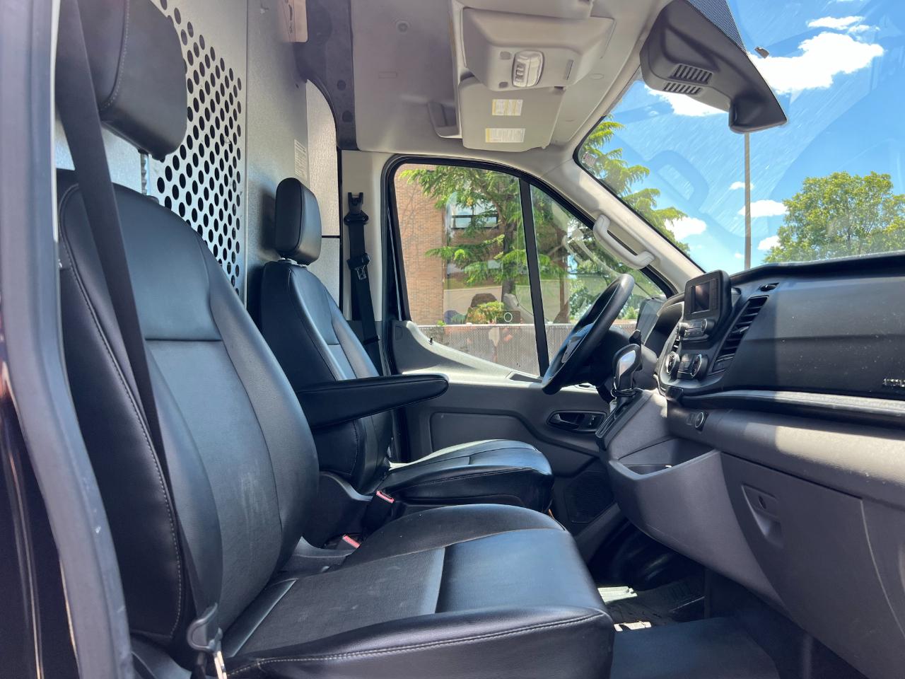 Ford Transit 250 Van High Roof w/Sliding Pass. 148-in. WB EL 2020