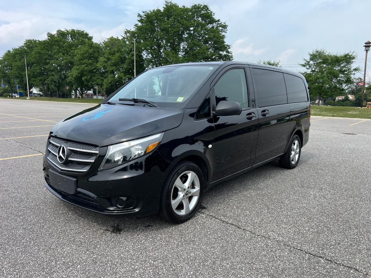 Mercedes-Benz Metris Passenger Van 2018