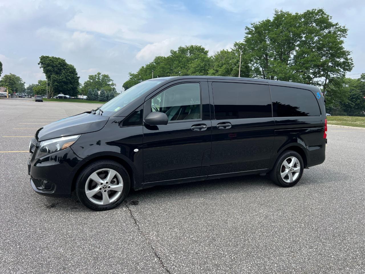 Mercedes-Benz Metris Passenger Van 2018