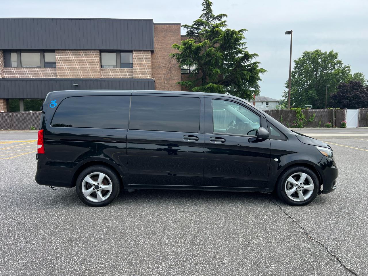 Mercedes-Benz Metris Passenger Van 2018