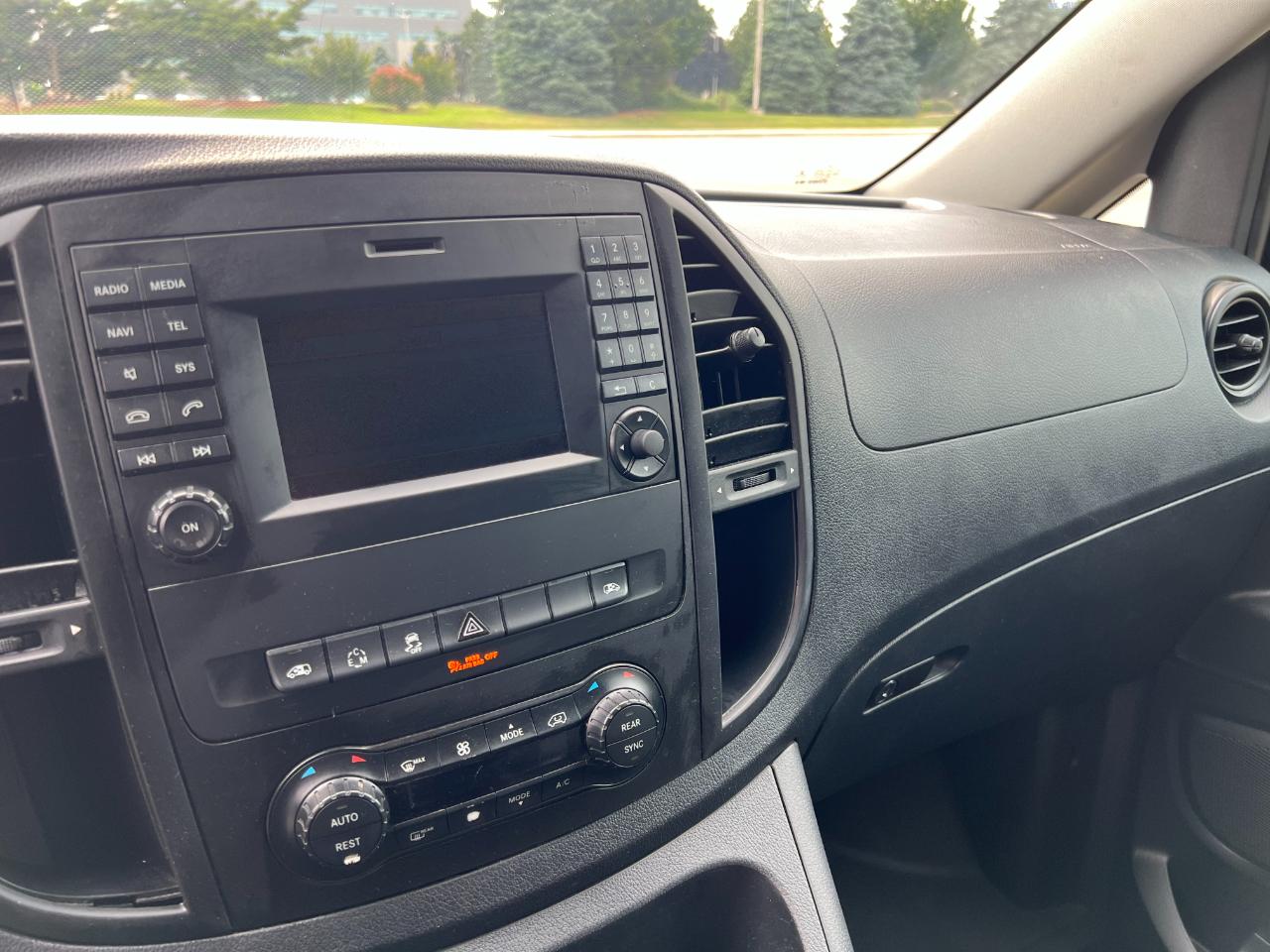 Mercedes-Benz Metris Passenger Van 2018