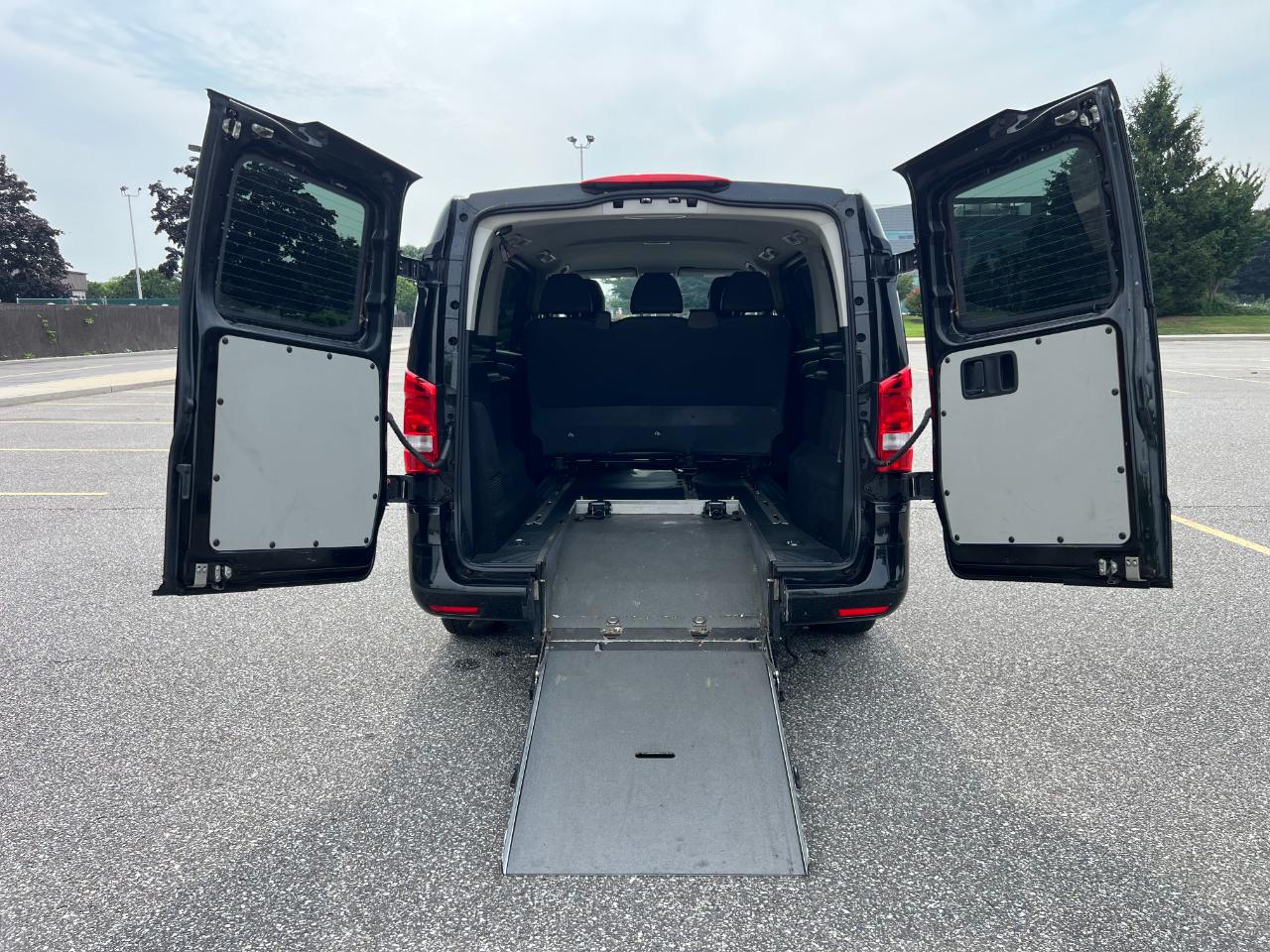 Mercedes-Benz Metris Passenger Van 2018