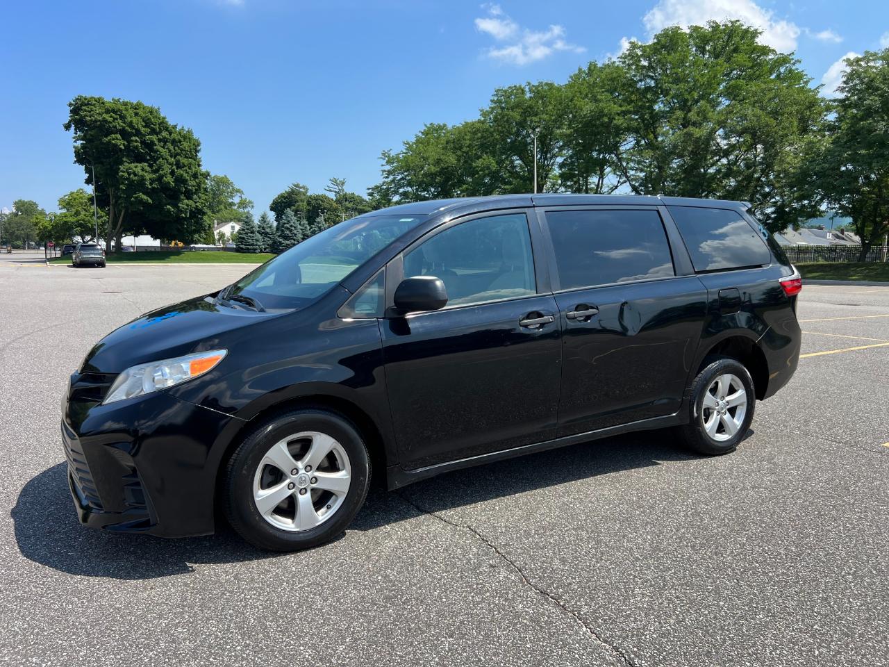 Toyota Sienna LE 7-Passenger Mobility 2020