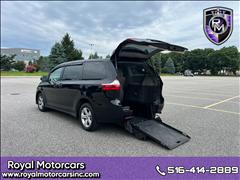 2019 Toyota Sienna 
