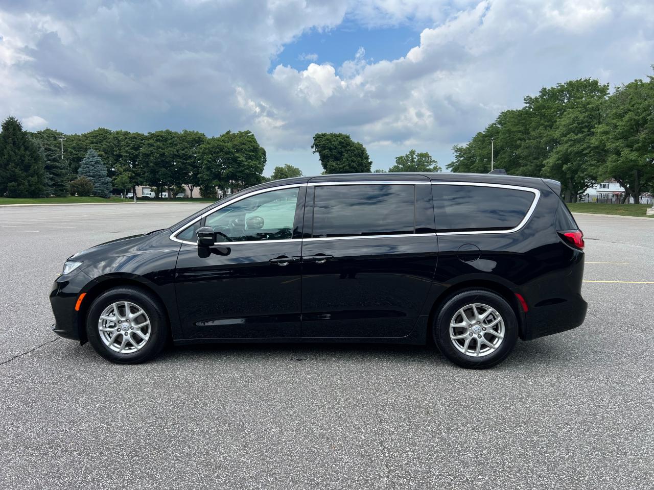Chrysler Pacifica Select 2026
