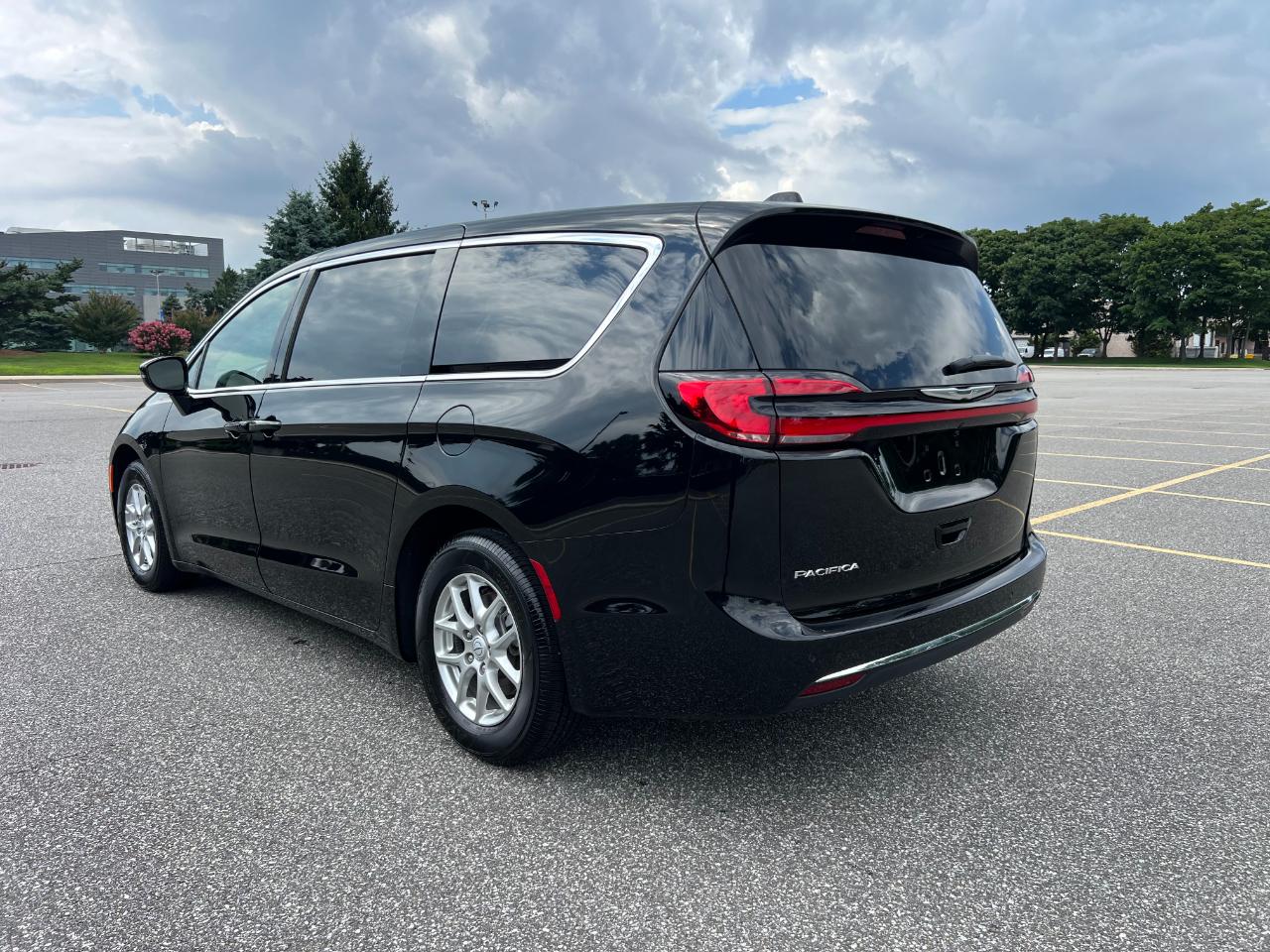 Chrysler Pacifica Select 2026