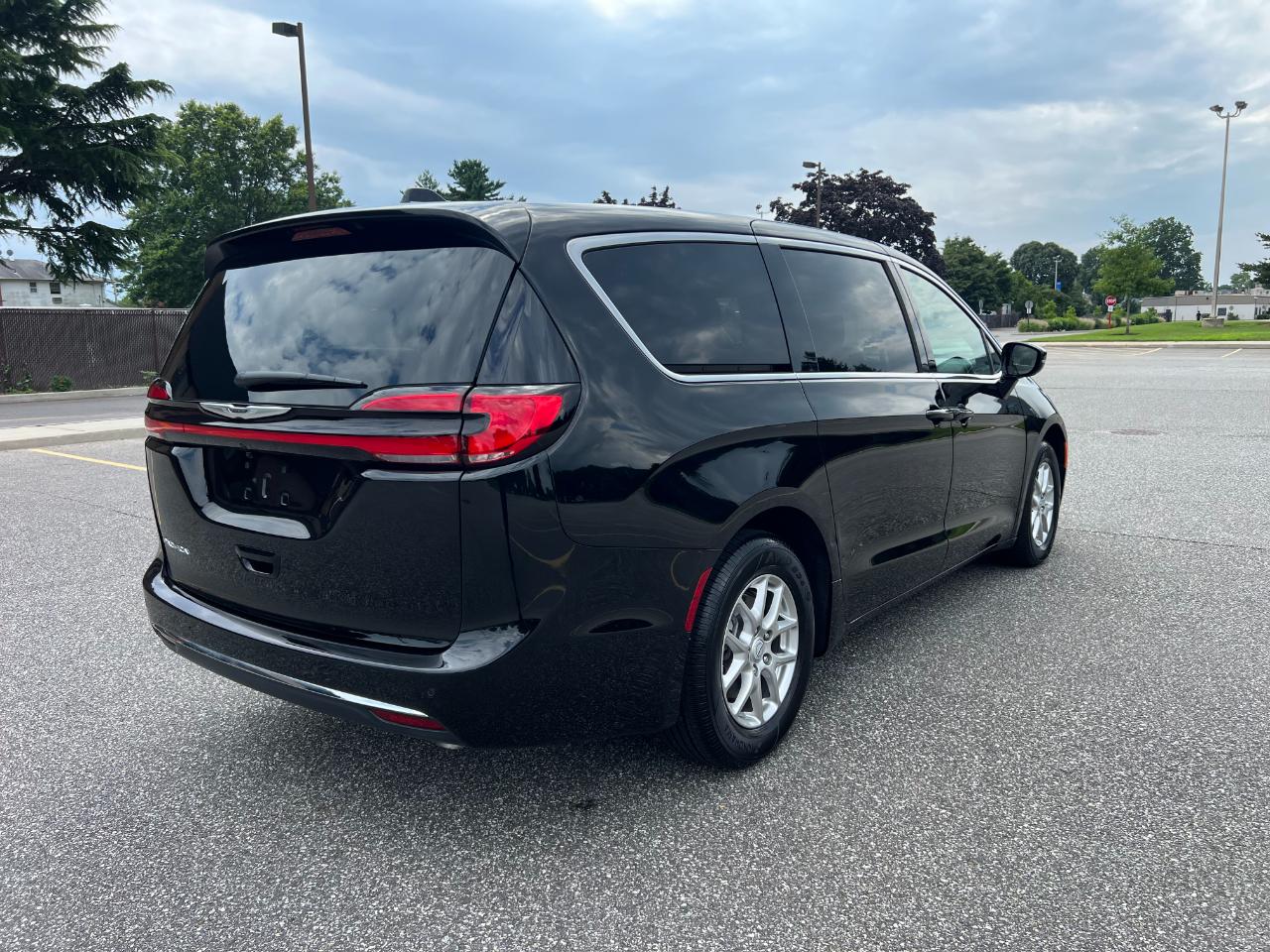 Chrysler Pacifica Select 2026