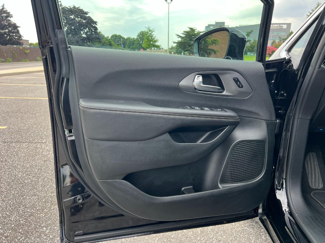 Chrysler Pacifica Select 2026