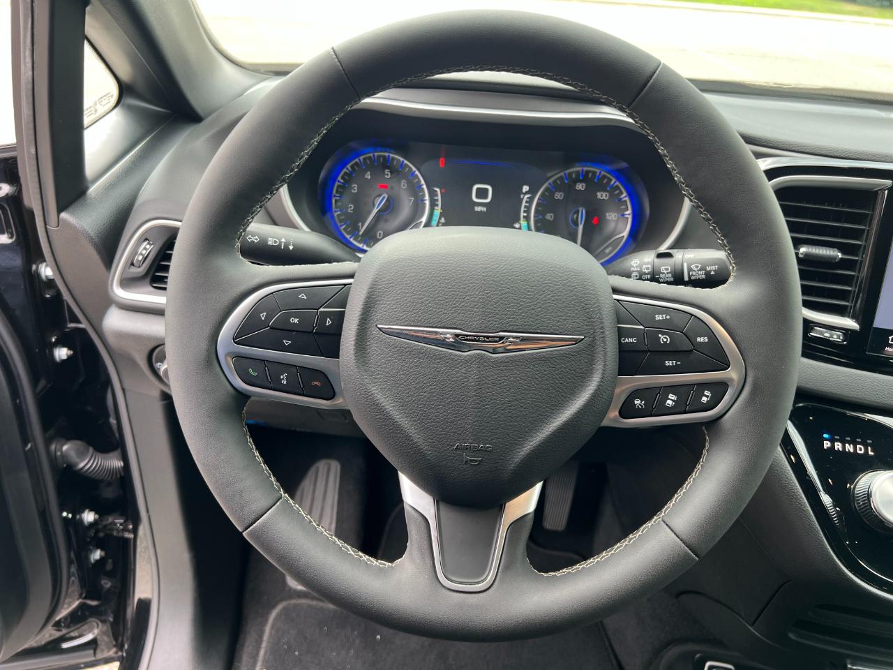 Chrysler Pacifica Select 2026