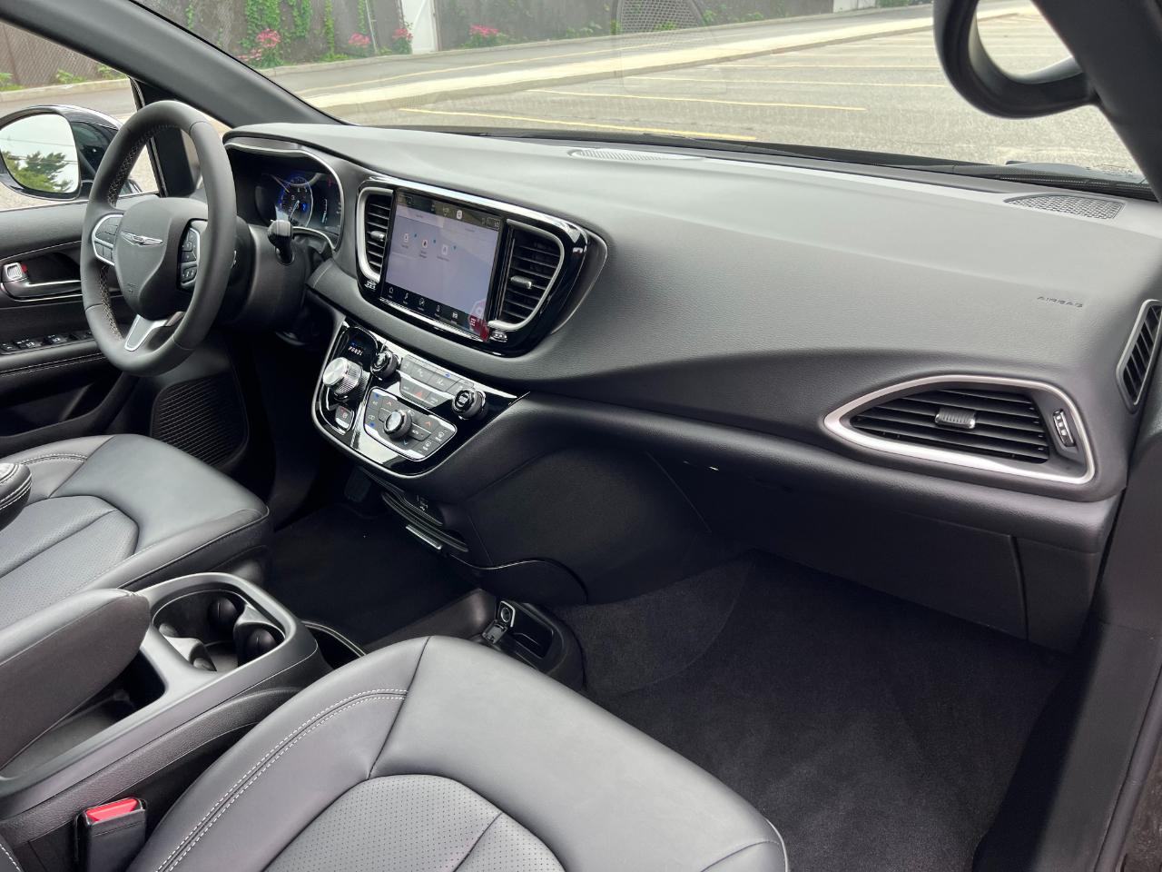 Chrysler Pacifica Select 2026