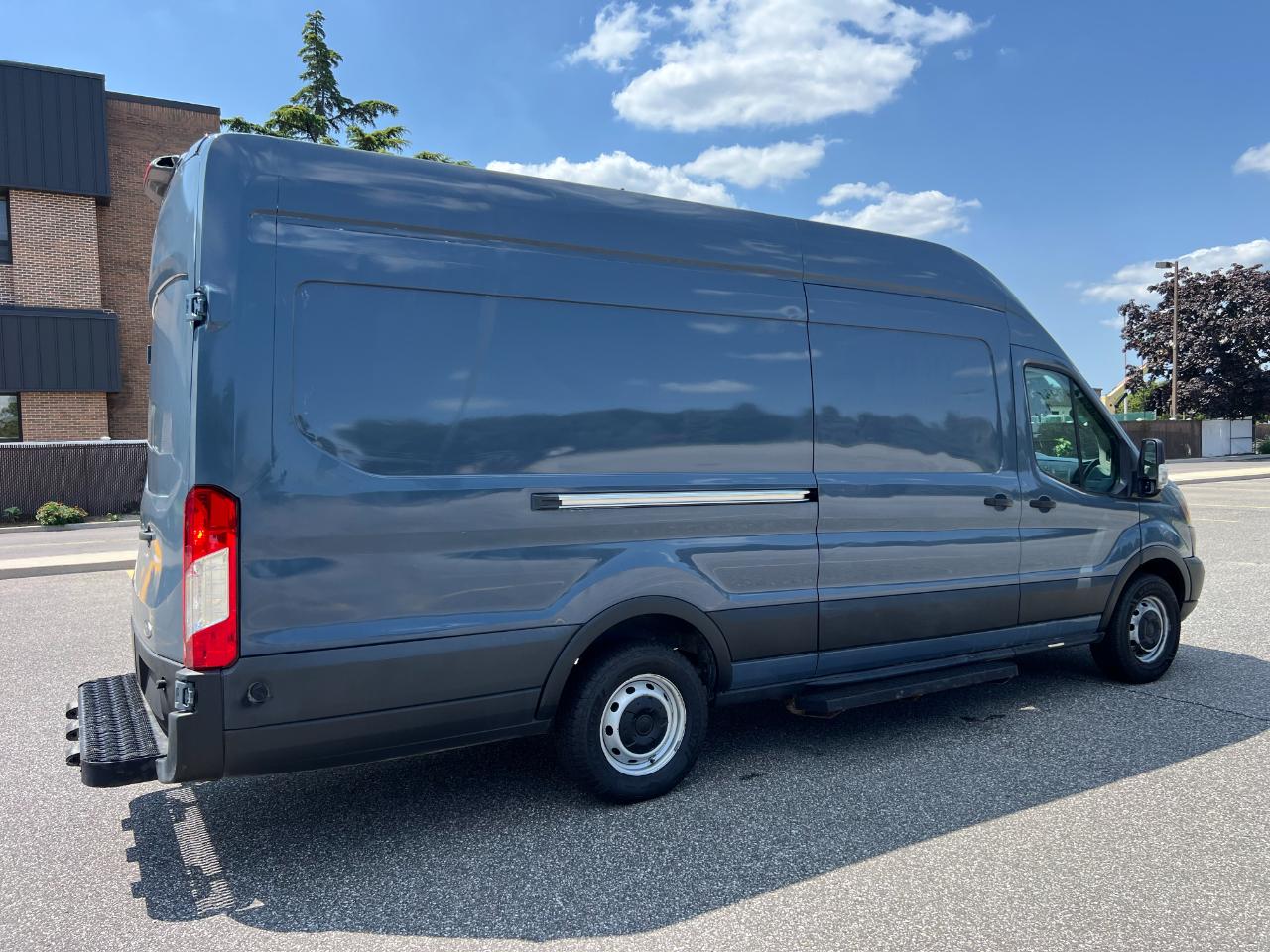 Ford Transit 250 Van High Roof w/Sliding Pass. 148-in. WB EL 2019