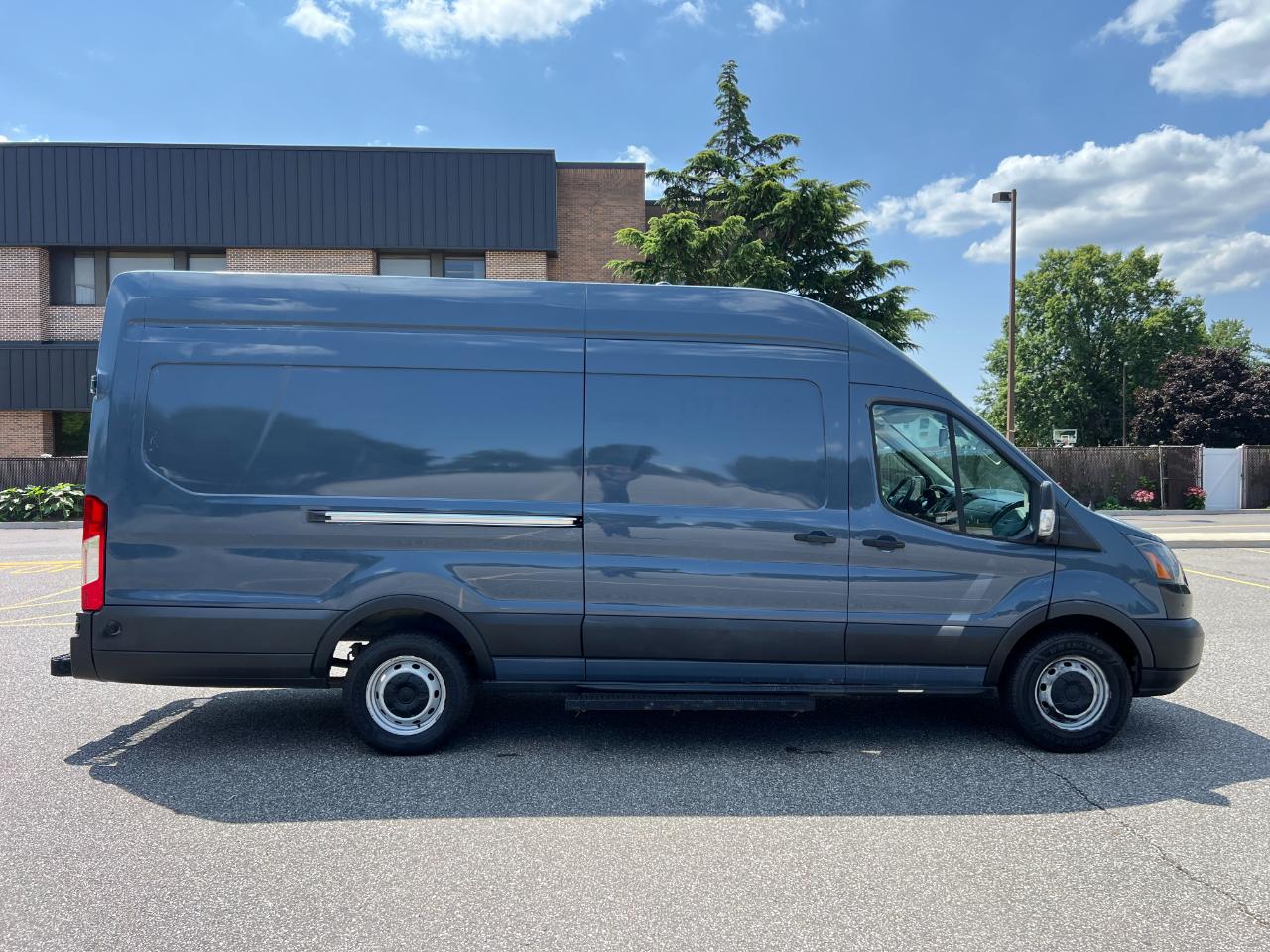 Ford Transit 250 Van High Roof w/Sliding Pass. 148-in. WB EL 2019