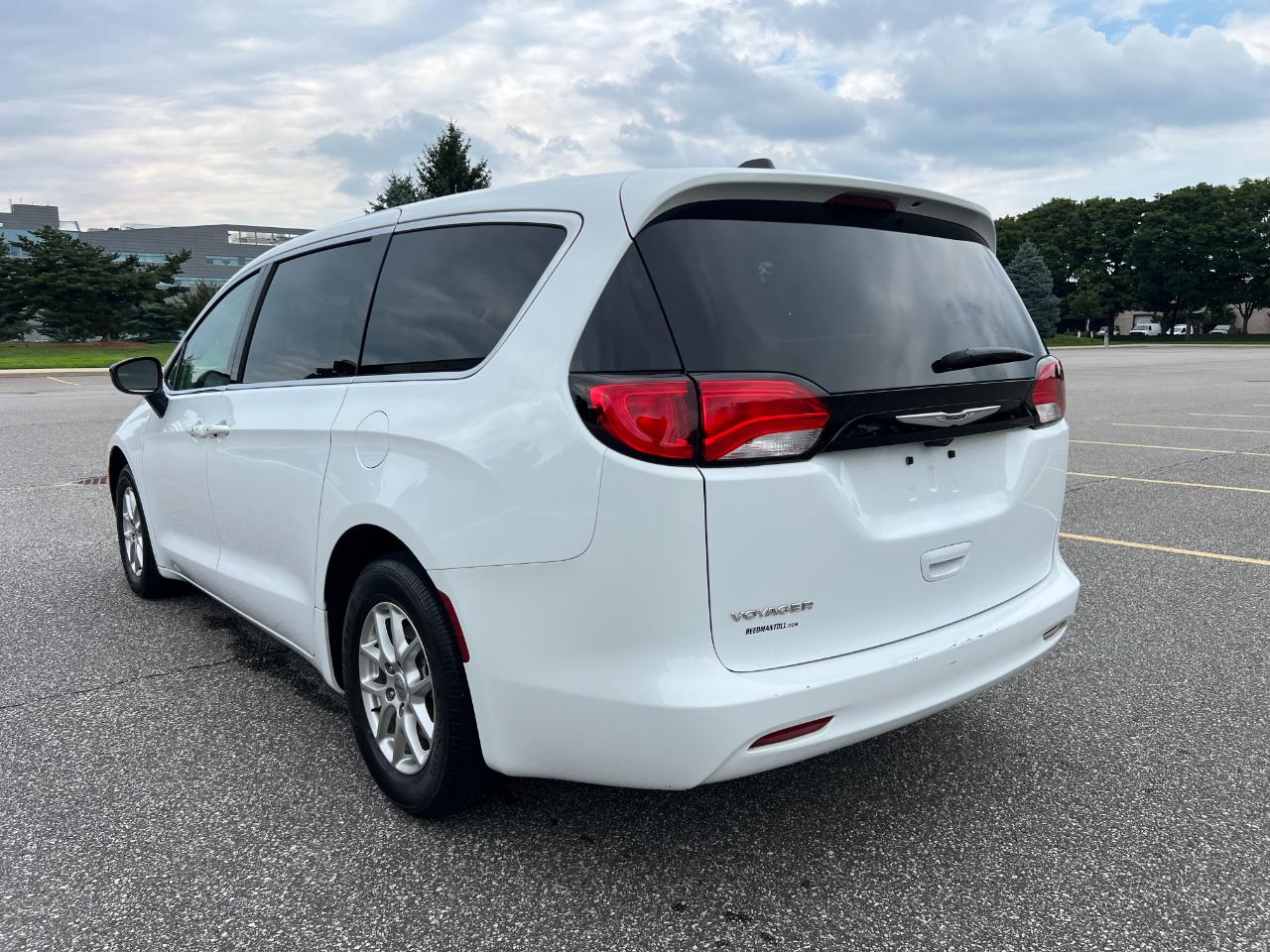 Chrysler Voyager LX 2024
