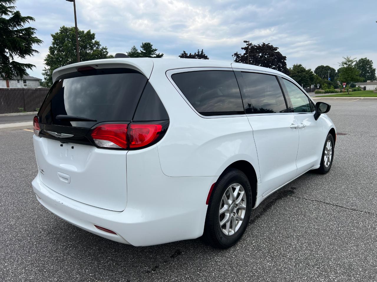 Chrysler Voyager LX 2024