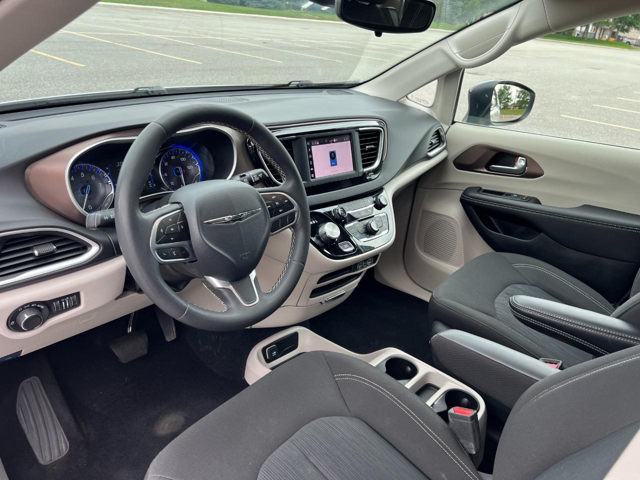 Chrysler Voyager LX 2024