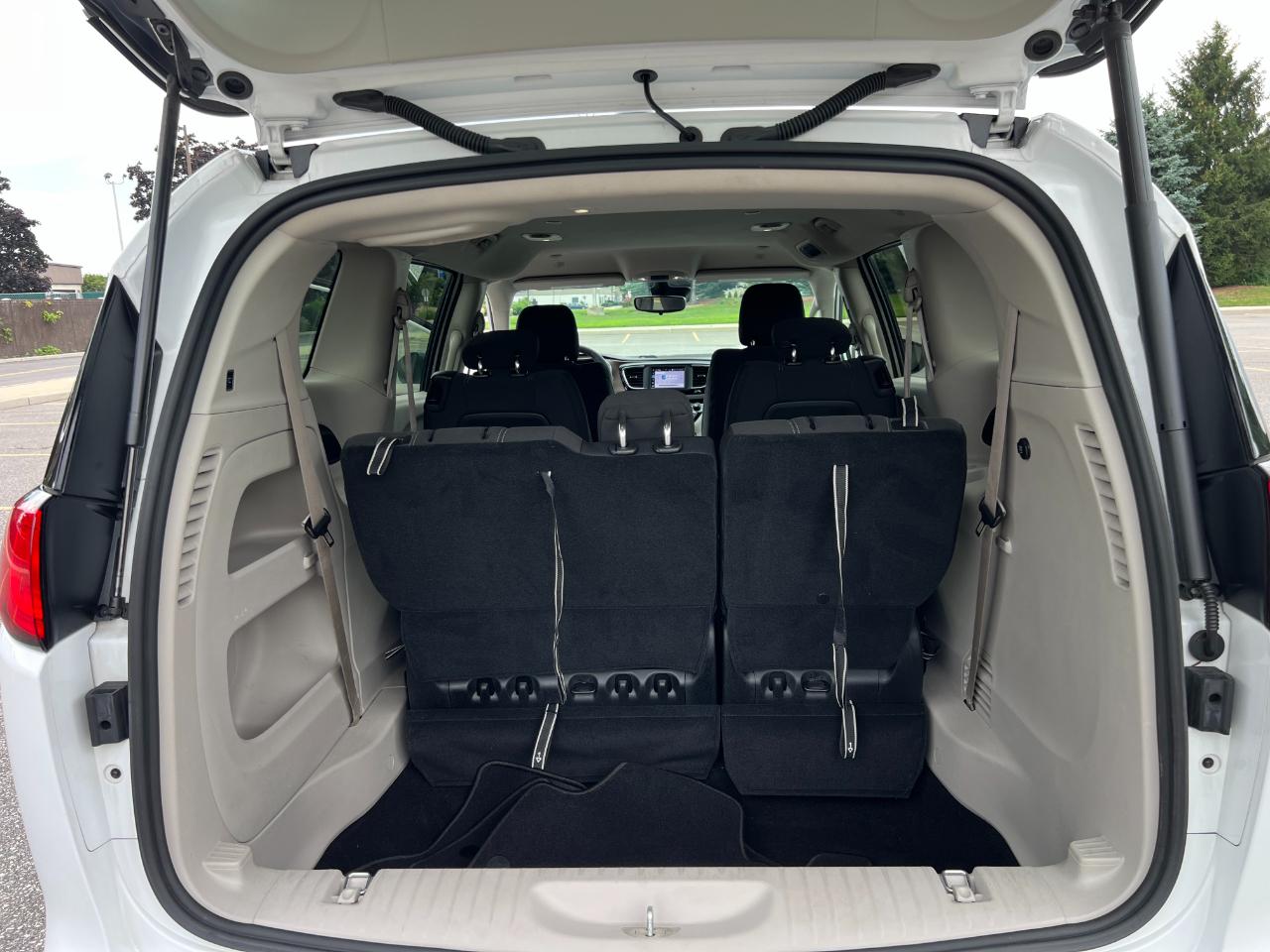 Chrysler Voyager LX 2024