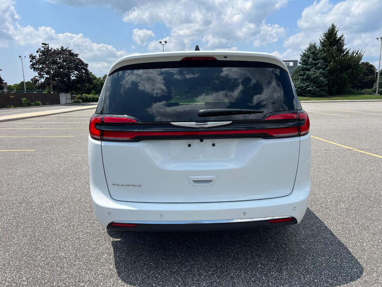 Chrysler Pacifica Select 2026