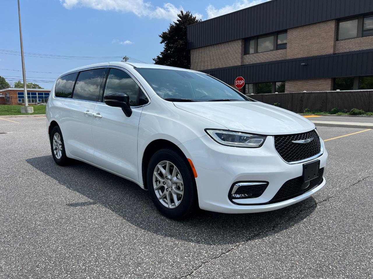 Chrysler Pacifica Select 2026