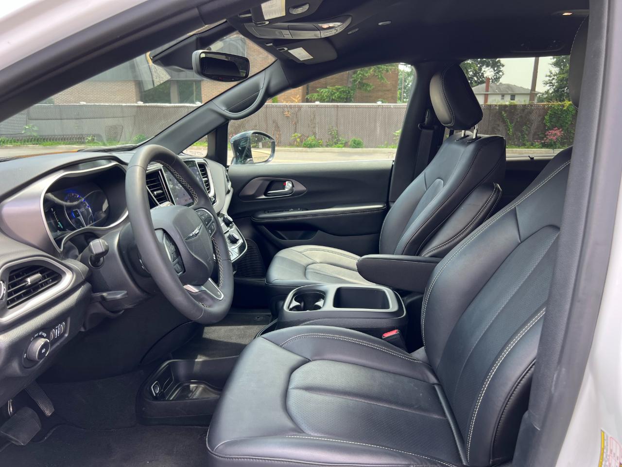 Chrysler Pacifica Select 2026