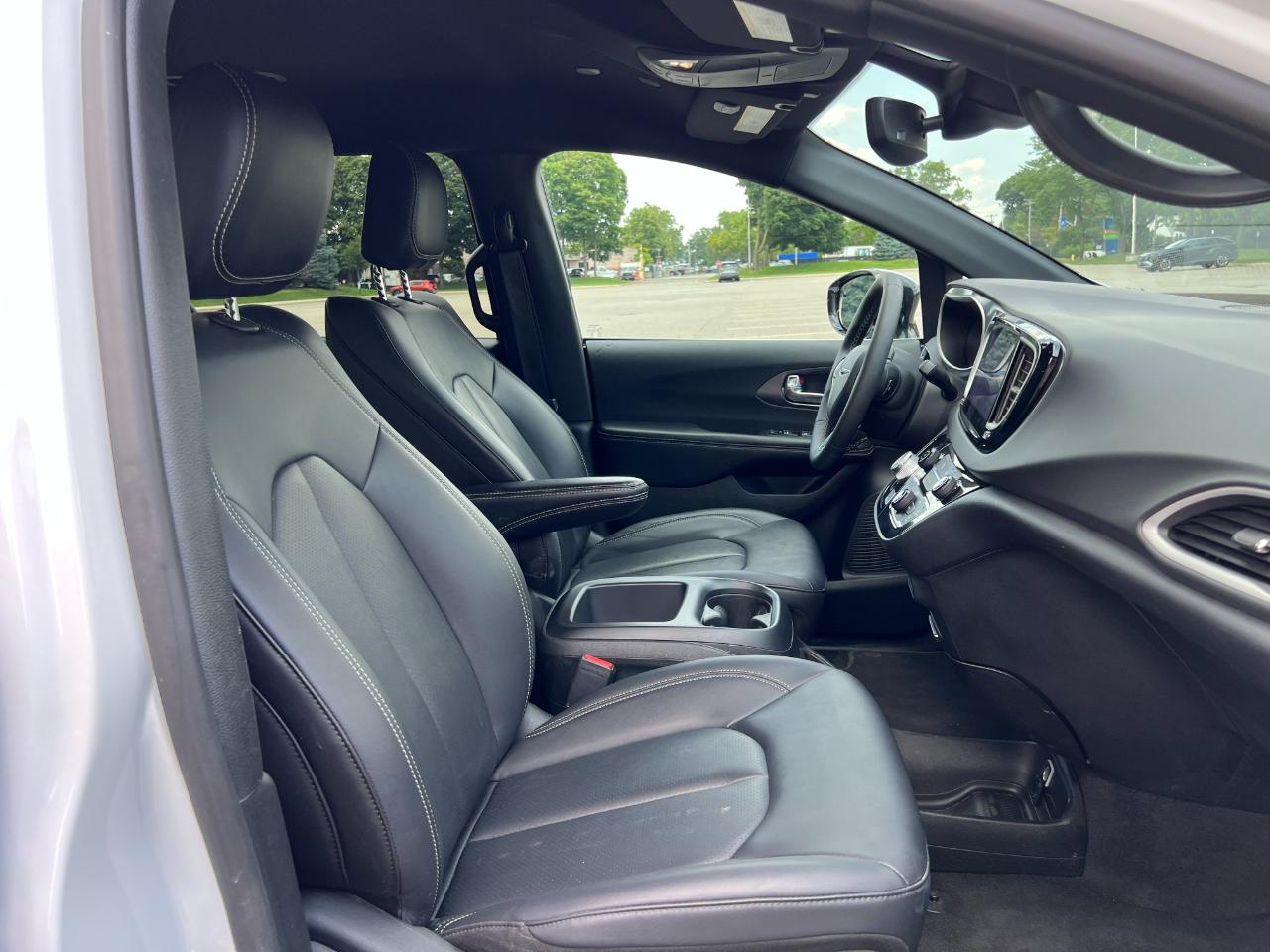 Chrysler Pacifica Select 2026