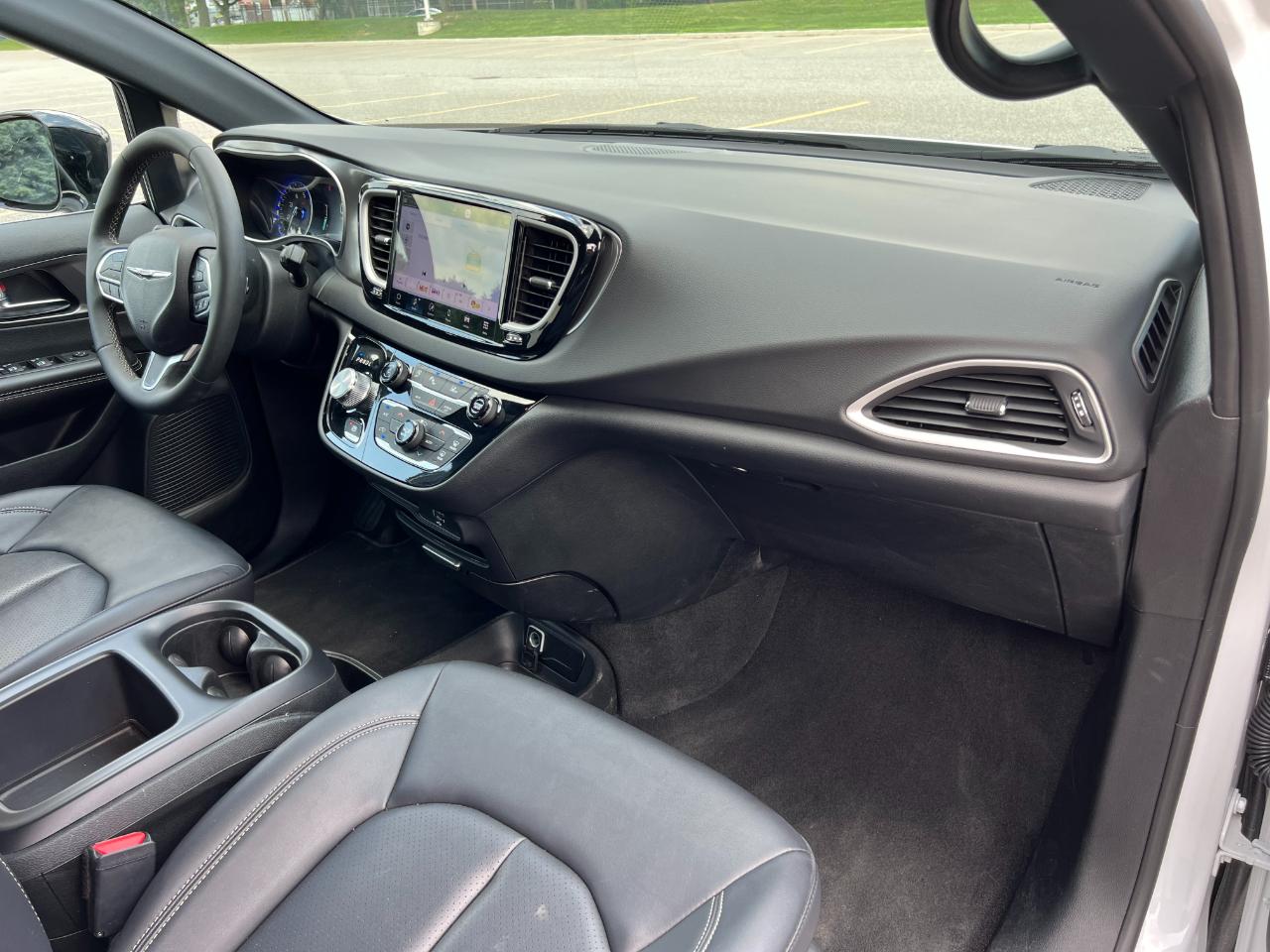 Chrysler Pacifica Select 2026