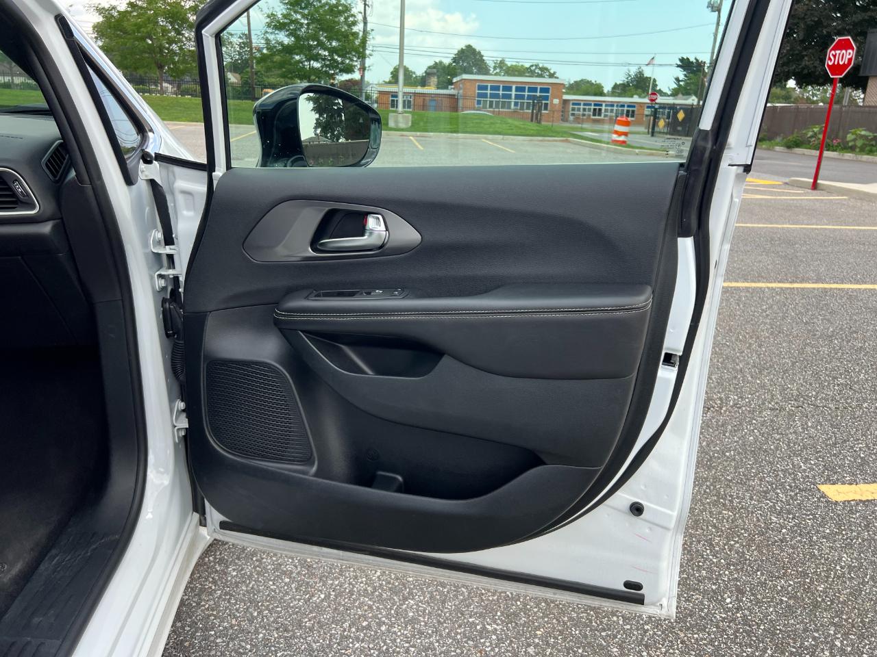 Chrysler Pacifica Select 2026
