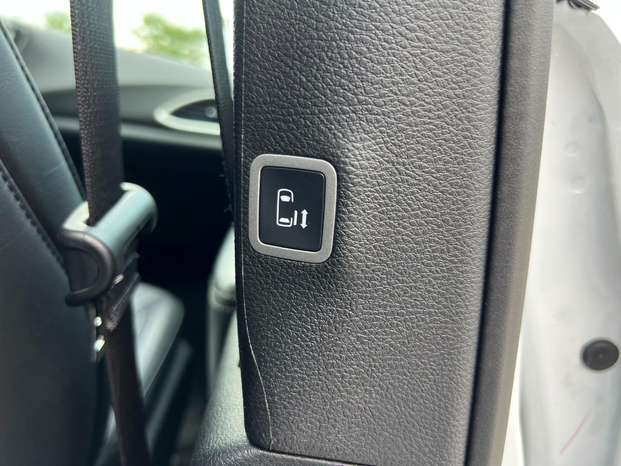 Chrysler Pacifica Select 2026