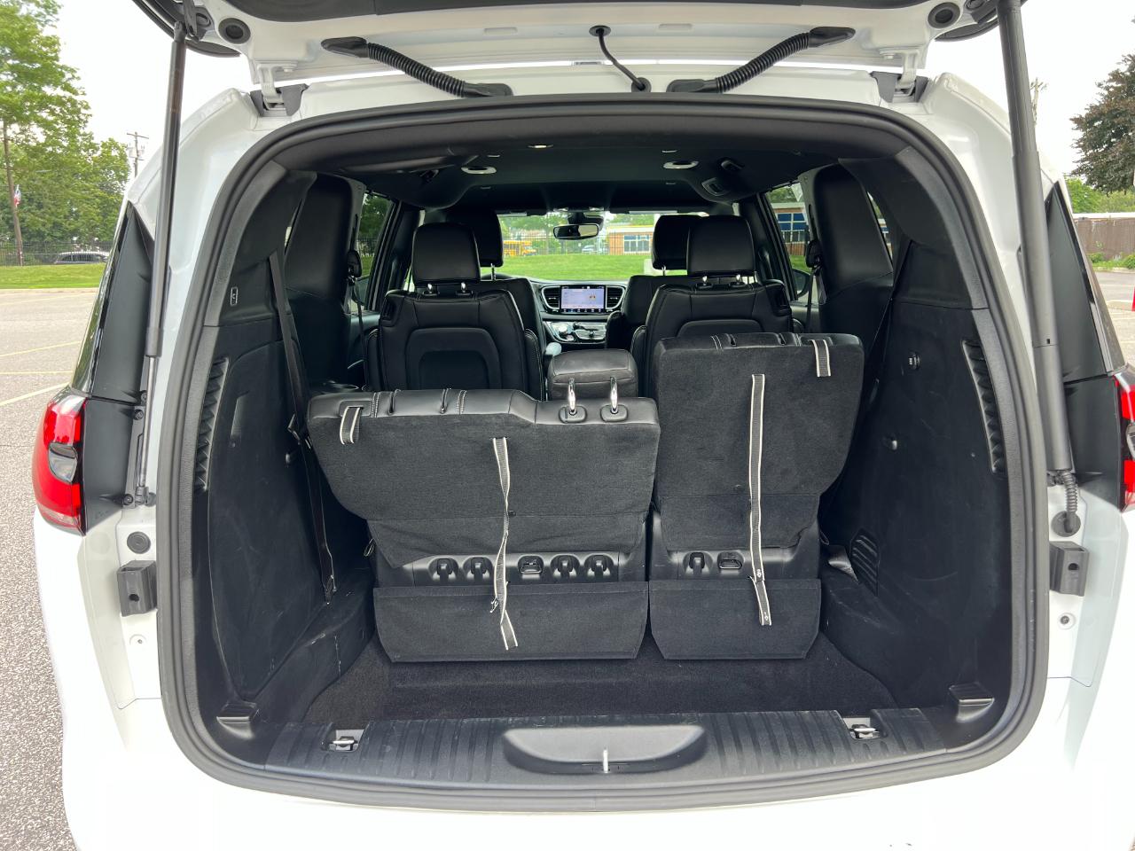 Chrysler Pacifica Select 2026