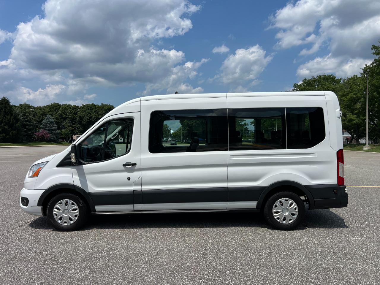 Ford Transit 350 Wagon Med. Roof XL w/Sliding Pass. 148-in. WB 2020