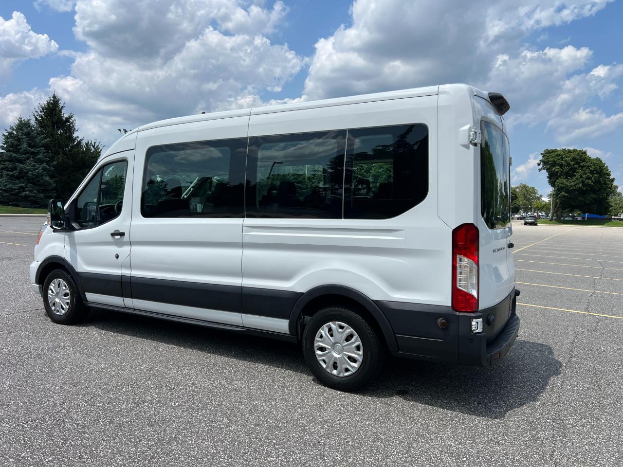 Ford Transit 350 Wagon Med. Roof XL w/Sliding Pass. 148-in. WB 2020