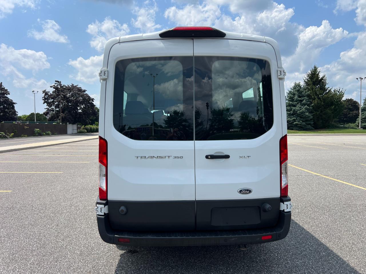 Ford Transit 350 Wagon Med. Roof XL w/Sliding Pass. 148-in. WB 2020
