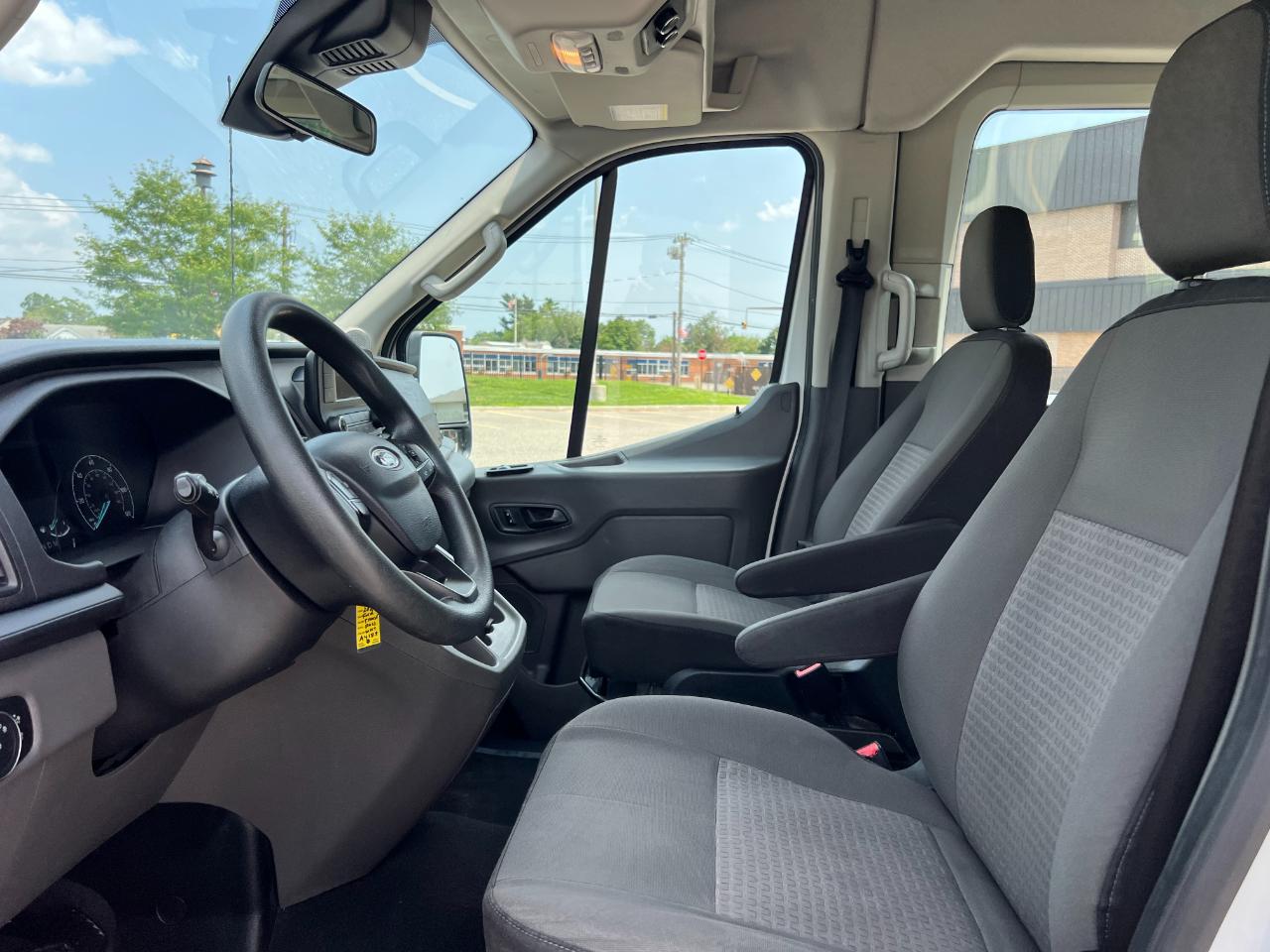 Ford Transit 350 Wagon Med. Roof XL w/Sliding Pass. 148-in. WB 2020