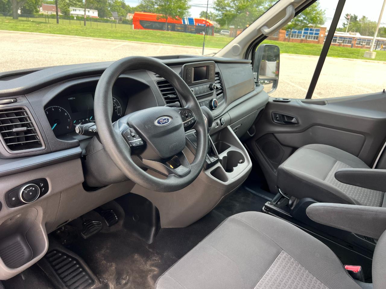 Ford Transit 350 Wagon Med. Roof XL w/Sliding Pass. 148-in. WB 2020