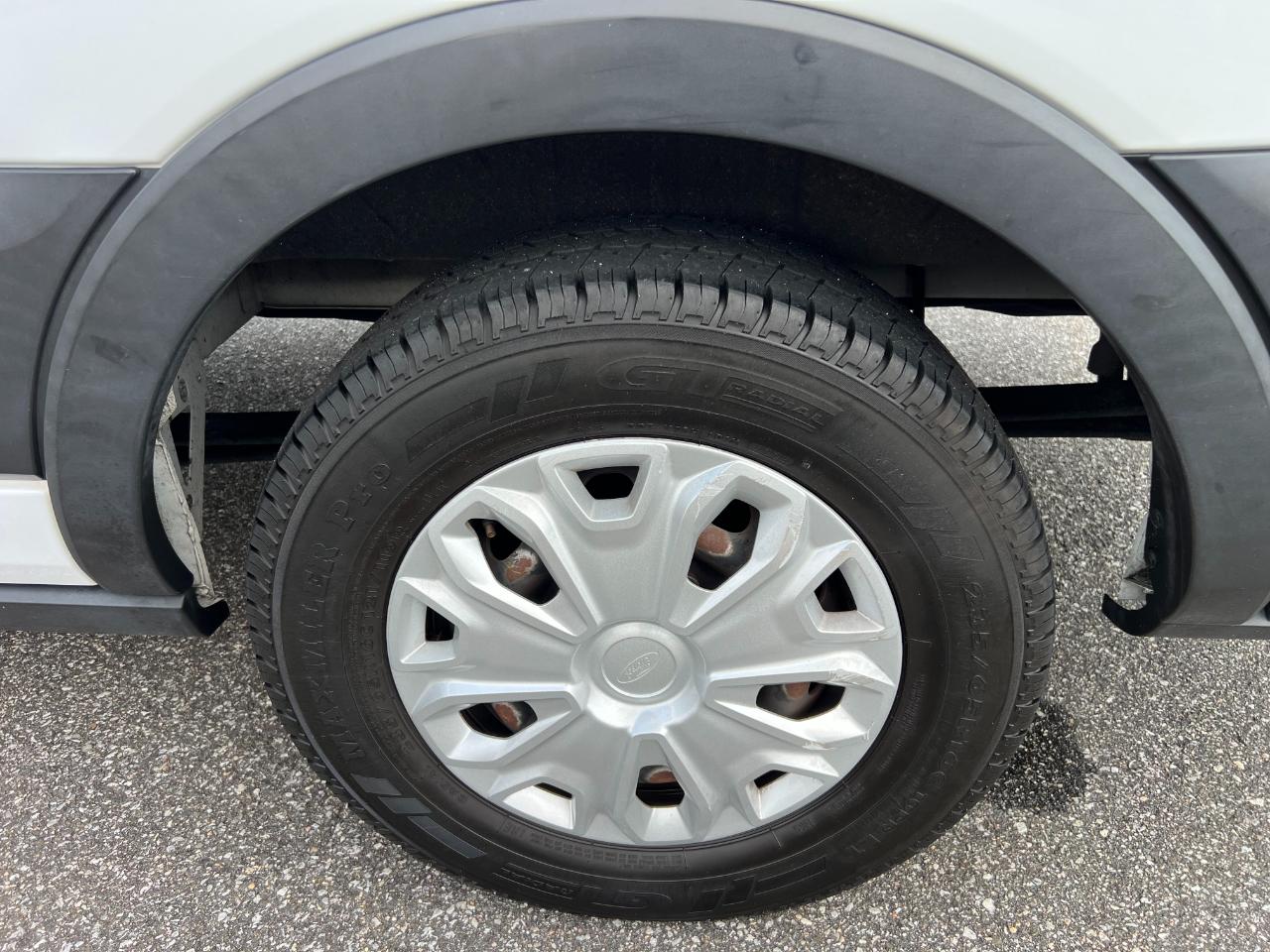 Ford Transit 350 Wagon Med. Roof XL w/Sliding Pass. 148-in. WB 2020