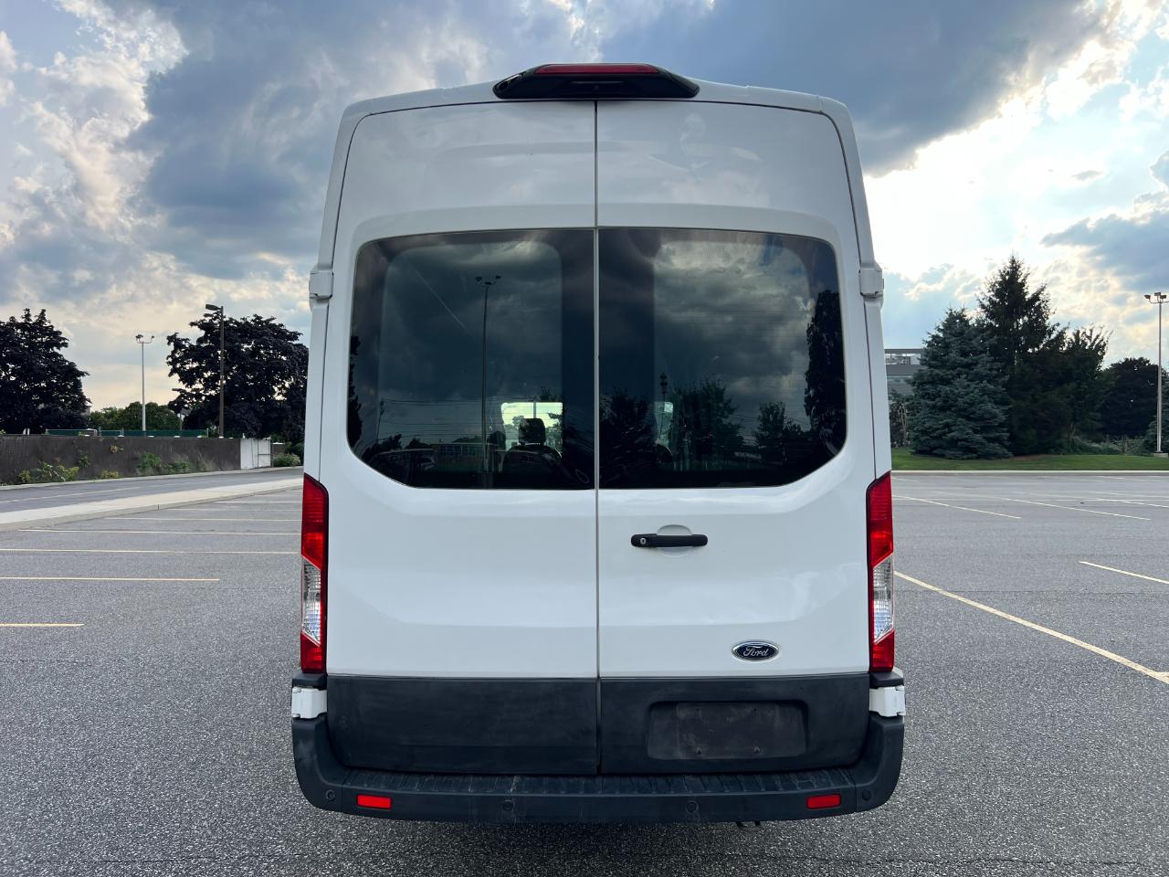 Ford Transit 250 Van High Roof w/Sliding Pass. 148-in. WB EL 2023