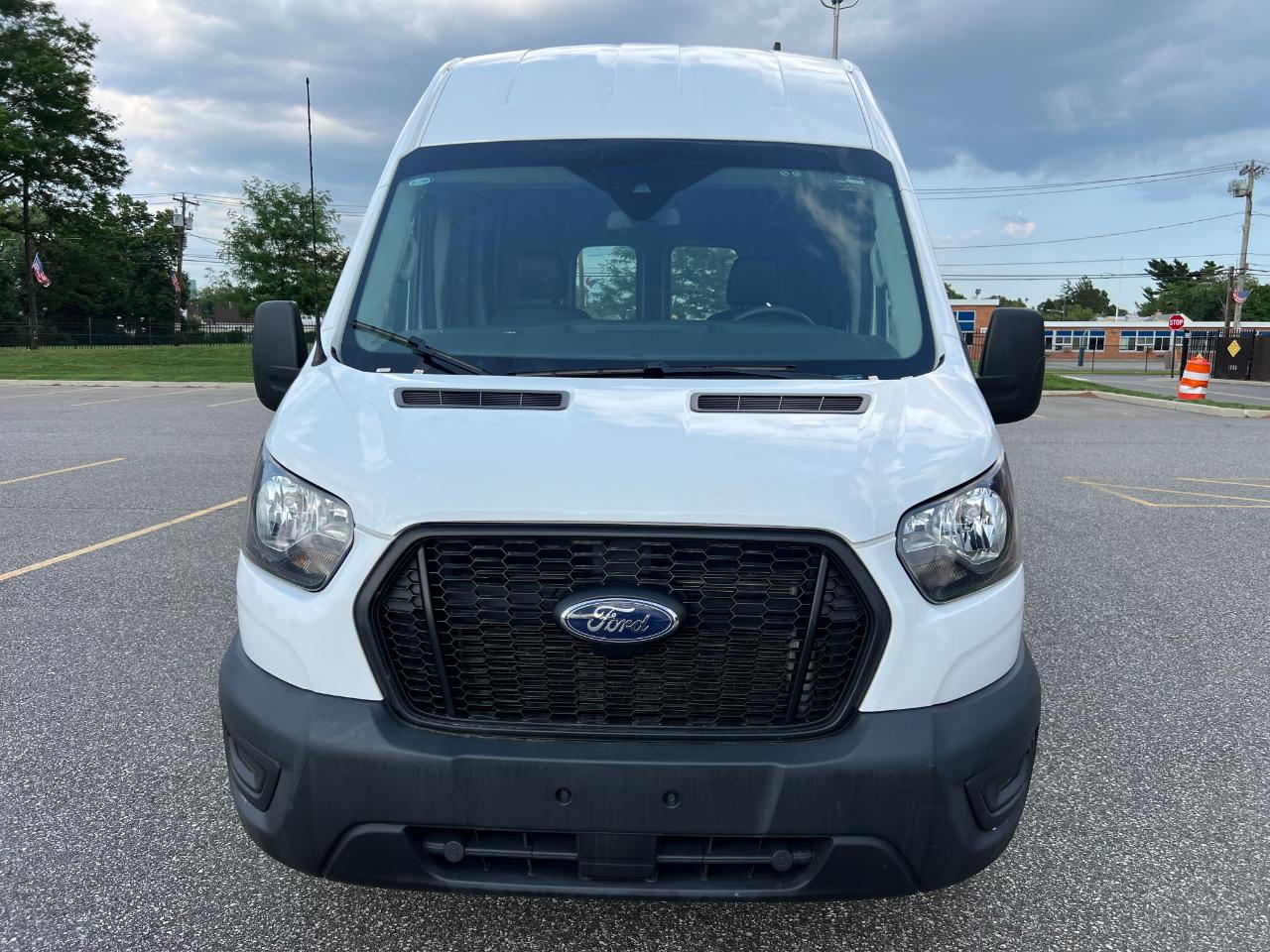 Ford Transit 250 Van High Roof w/Sliding Pass. 148-in. WB EL 2023