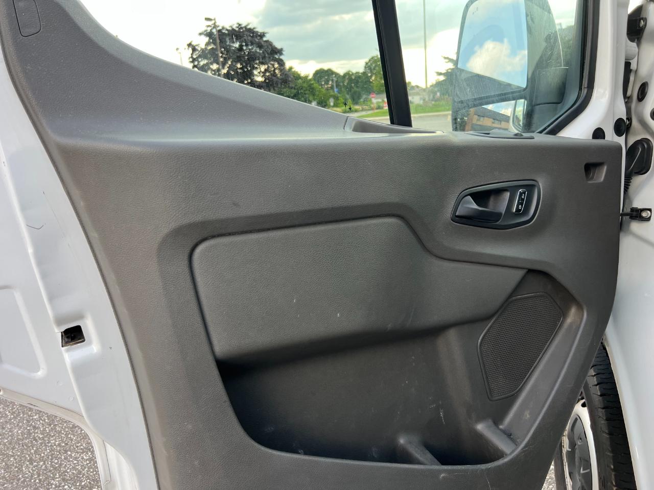 Ford Transit 250 Van High Roof w/Sliding Pass. 148-in. WB EL 2023
