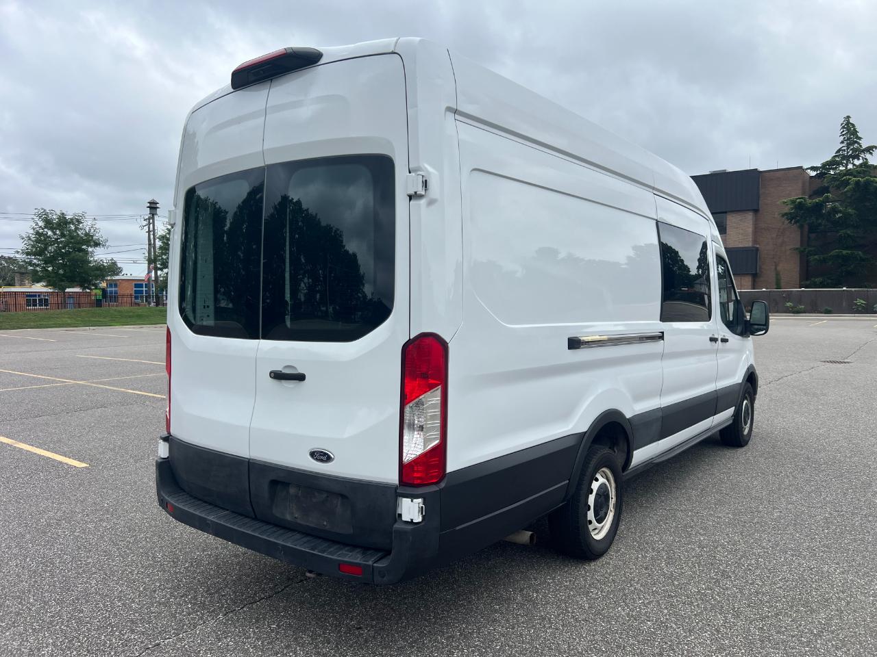 Ford Transit 250 Van High Roof w/Sliding Pass. 148-in. WB EL 2023