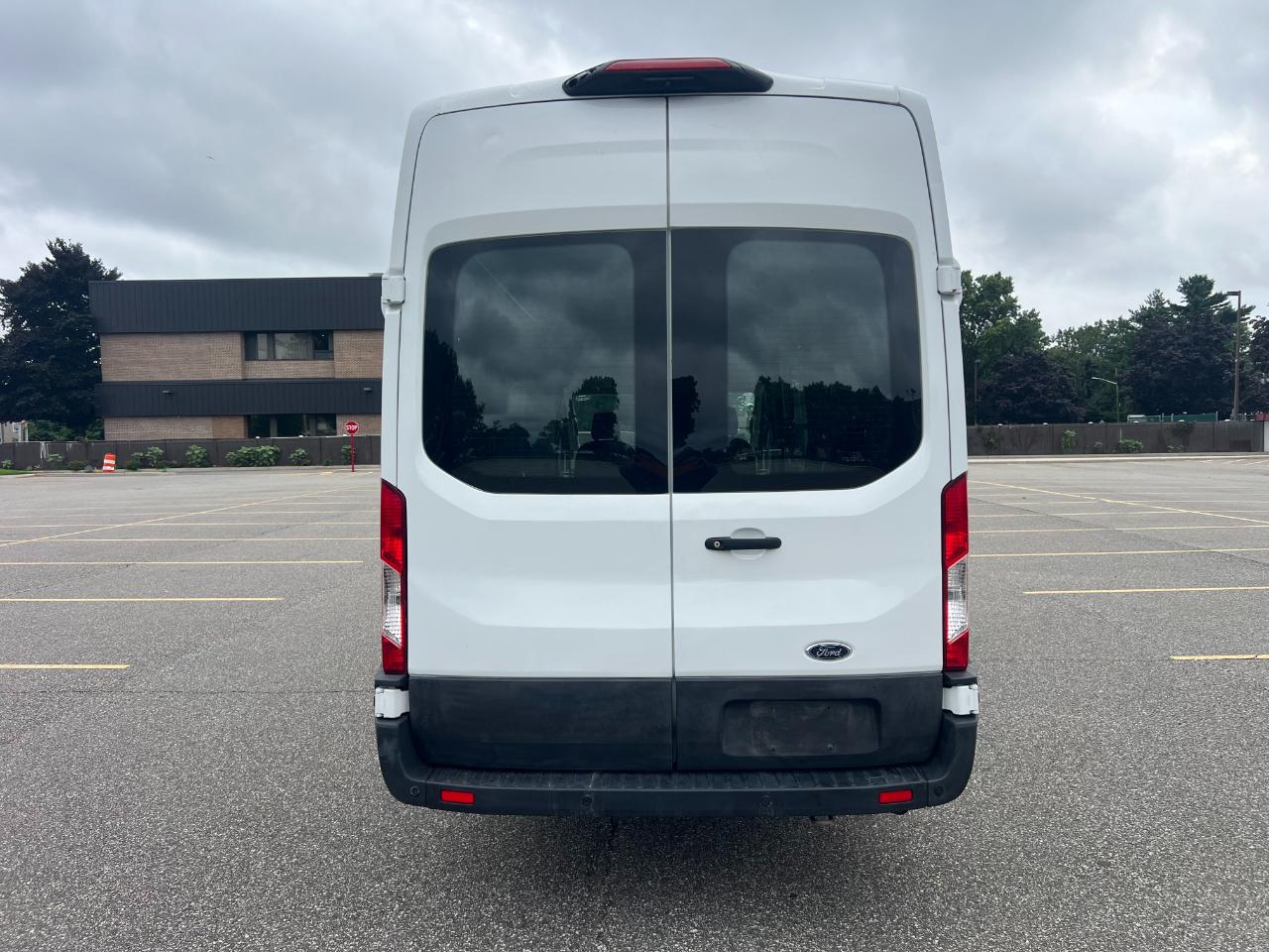 Ford Transit 250 Van High Roof w/Sliding Pass. 148-in. WB EL 2023