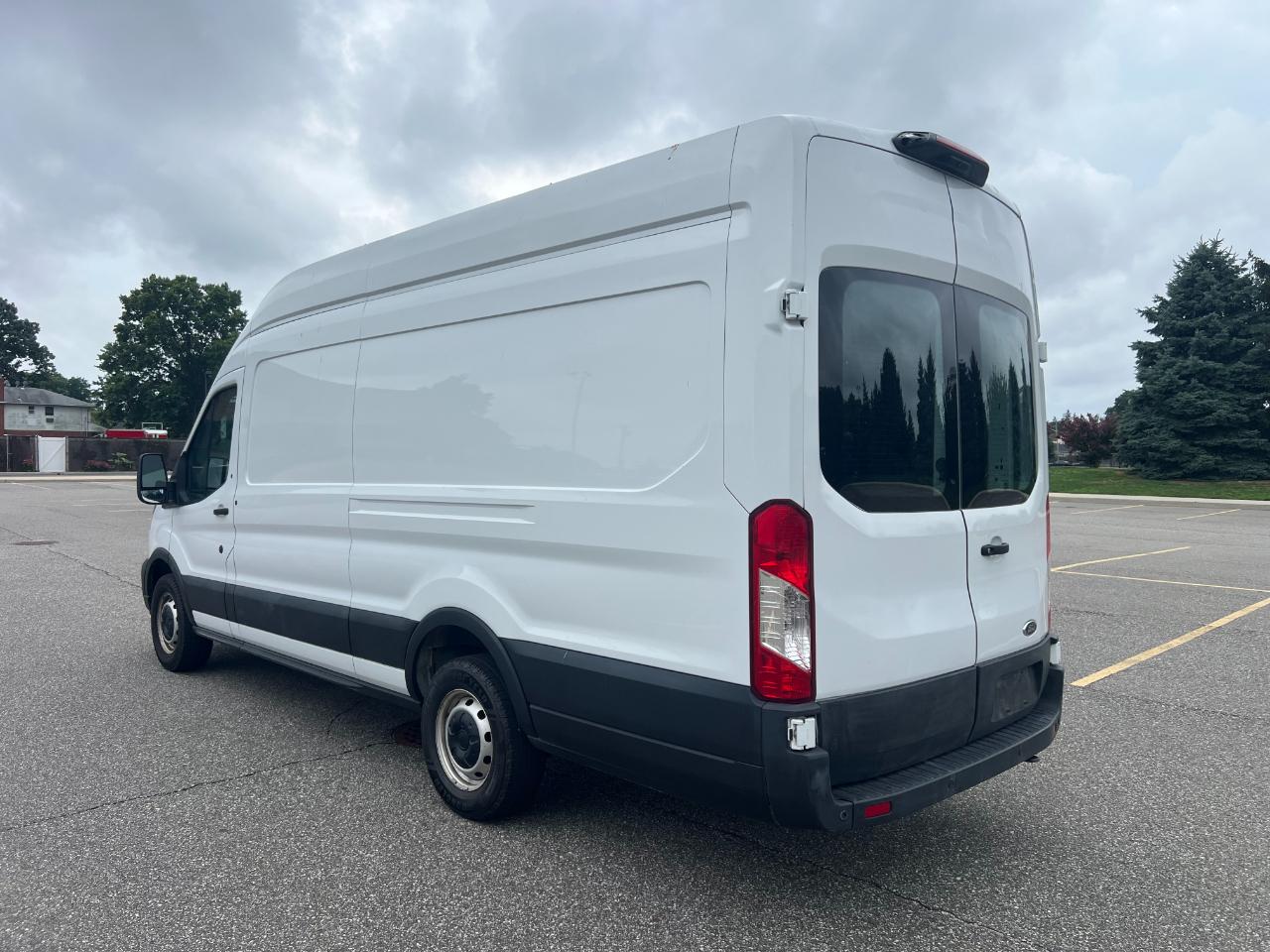Ford Transit 250 Van High Roof w/Sliding Pass. 148-in. WB EL 2023