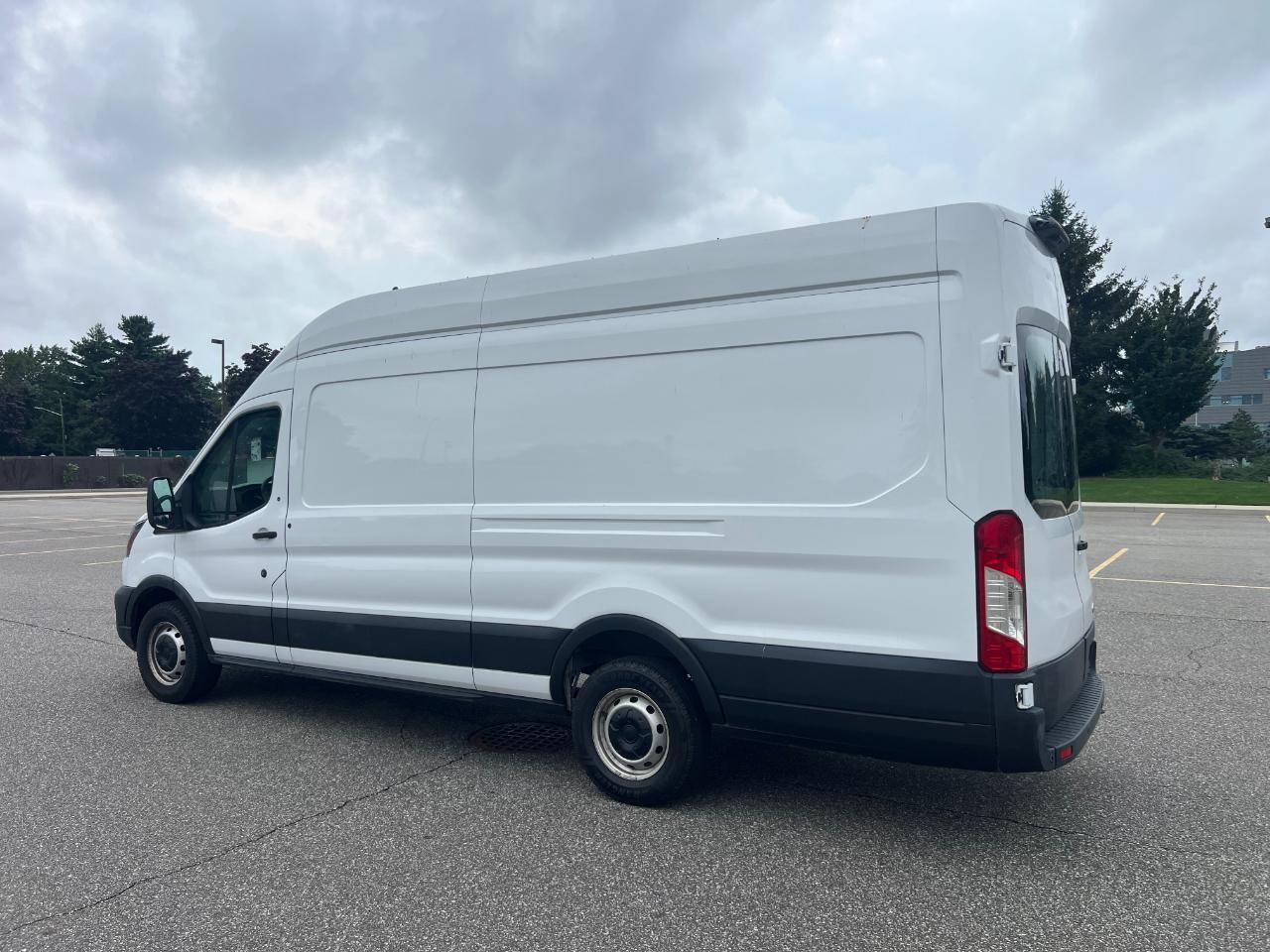 Ford Transit 250 Van High Roof w/Sliding Pass. 148-in. WB EL 2023